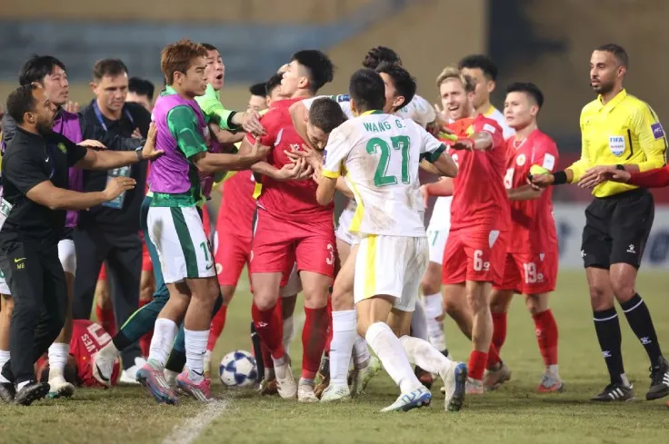 Bắc Kinh Quốc An phải chơi thiếu người vì thẻ đỏ của Cao Yongjing