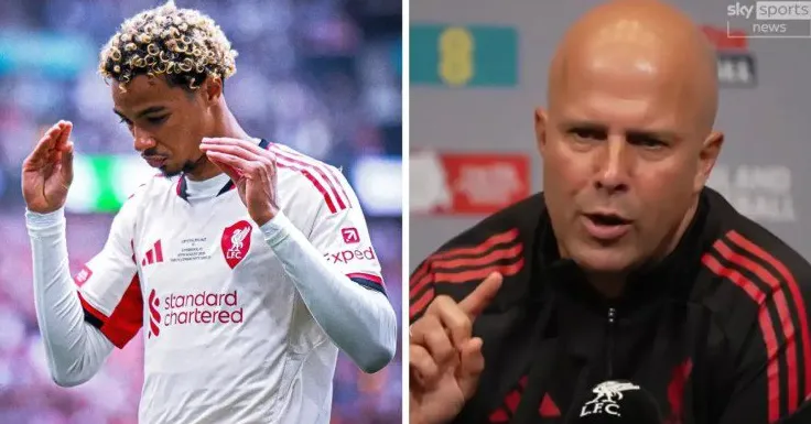 Liverpool đón 'cơn địa chấn': Bom tấn Hugo Ekitike chấn thương, HLV Slot đối mặt áp lực khủng khiếp