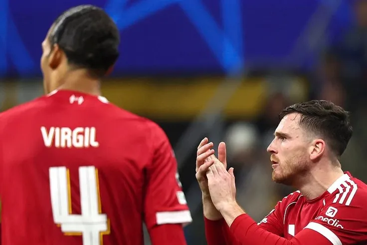 Salah đối mặt tương lai bất định tại Liverpool: HLV Slot tìm cách "hàn gắn", đồng đội lên tiếng ủng hộ