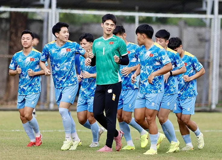 U22 Việt Nam: HLV Kim Sang Sik "họp kín" với các trụ cột, chuẩn bị "vũ khí bí mật" cho bán kết SEA Games 33