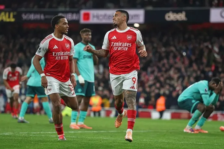 Arsenal Thắng Nhọc Nhằn Trước Wolves: Áp Lực Tăng Cao, Saka Là "Cứu Tinh"