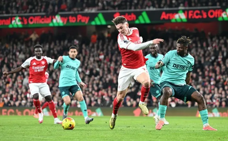 Gyokeres gần như “mất tích” trong chiến thắng của Arsenal trước Wolves