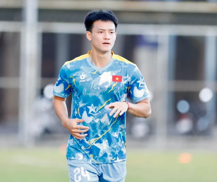 “Người hùng” Văn Thuận hưng phấn, thầy Kim lo chỉnh hàng thủ U22 Việt Nam - 12