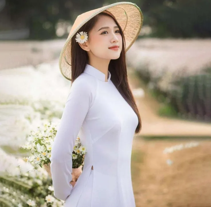 Bùi Thu Hương từng tốt nghiệp Học viện Ngân hàng.